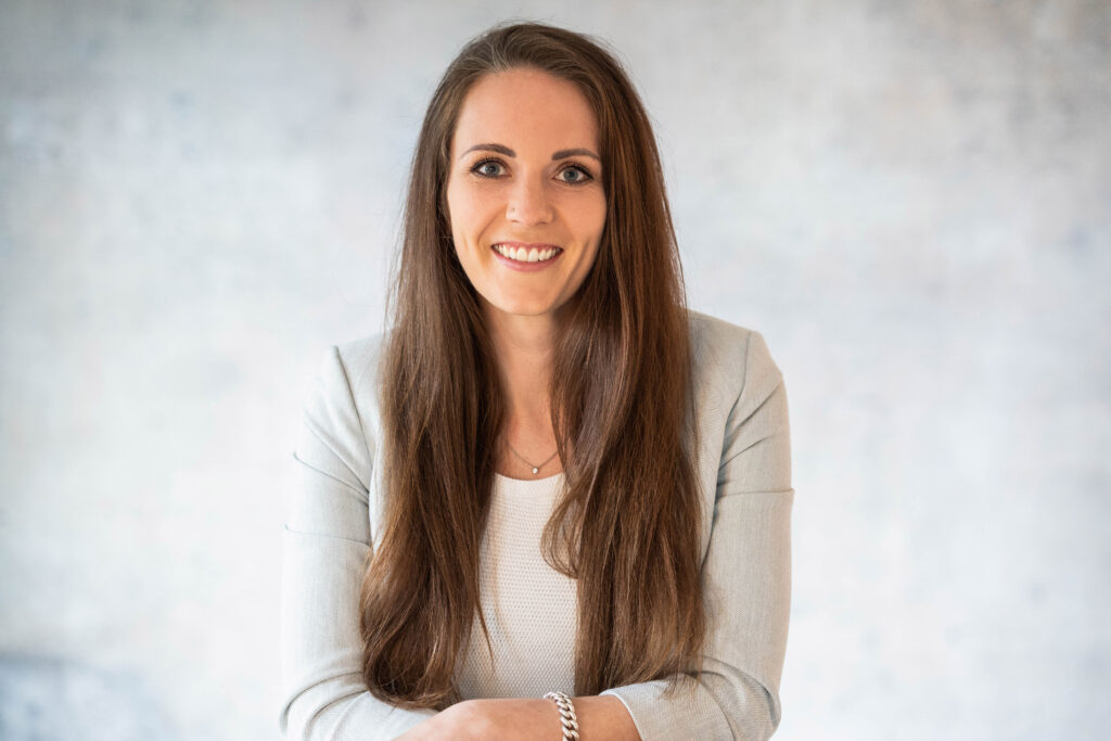 Alina Zierath, Gründerin von lyz world